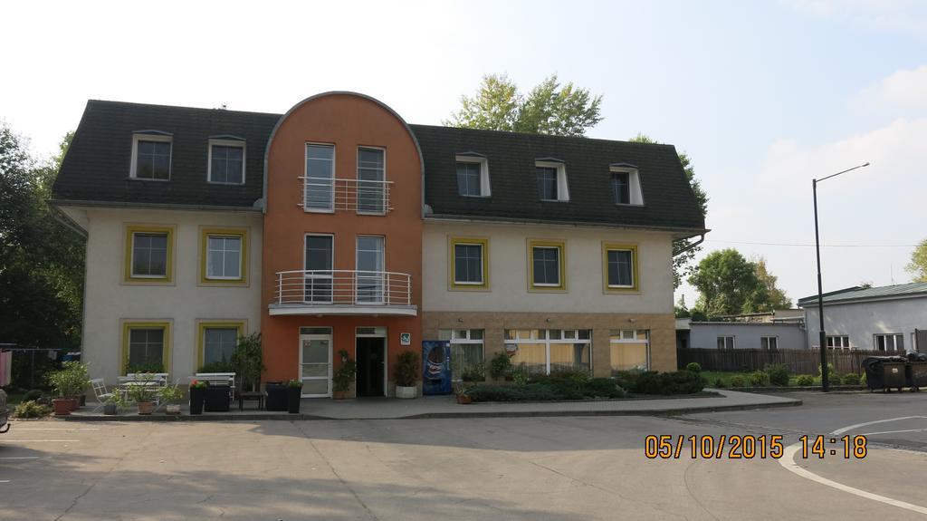 Hotel Zimní stadion Nymburk Exterior foto
