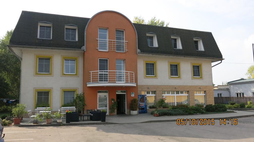 Hotel Zimní stadion Nymburk Exterior foto